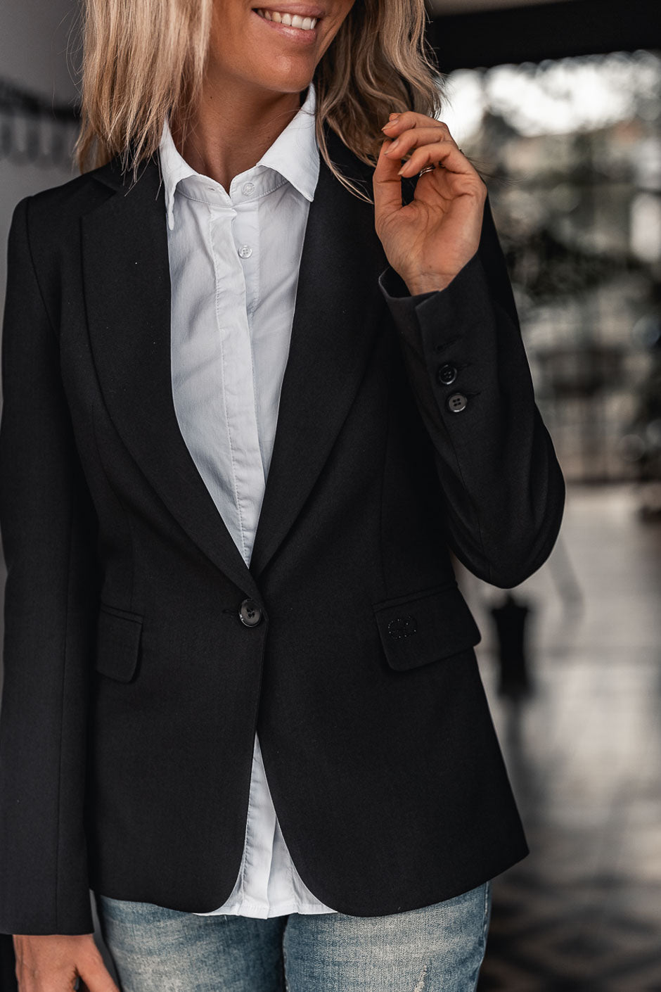 NEW GLAMZY BLACK BLAZER