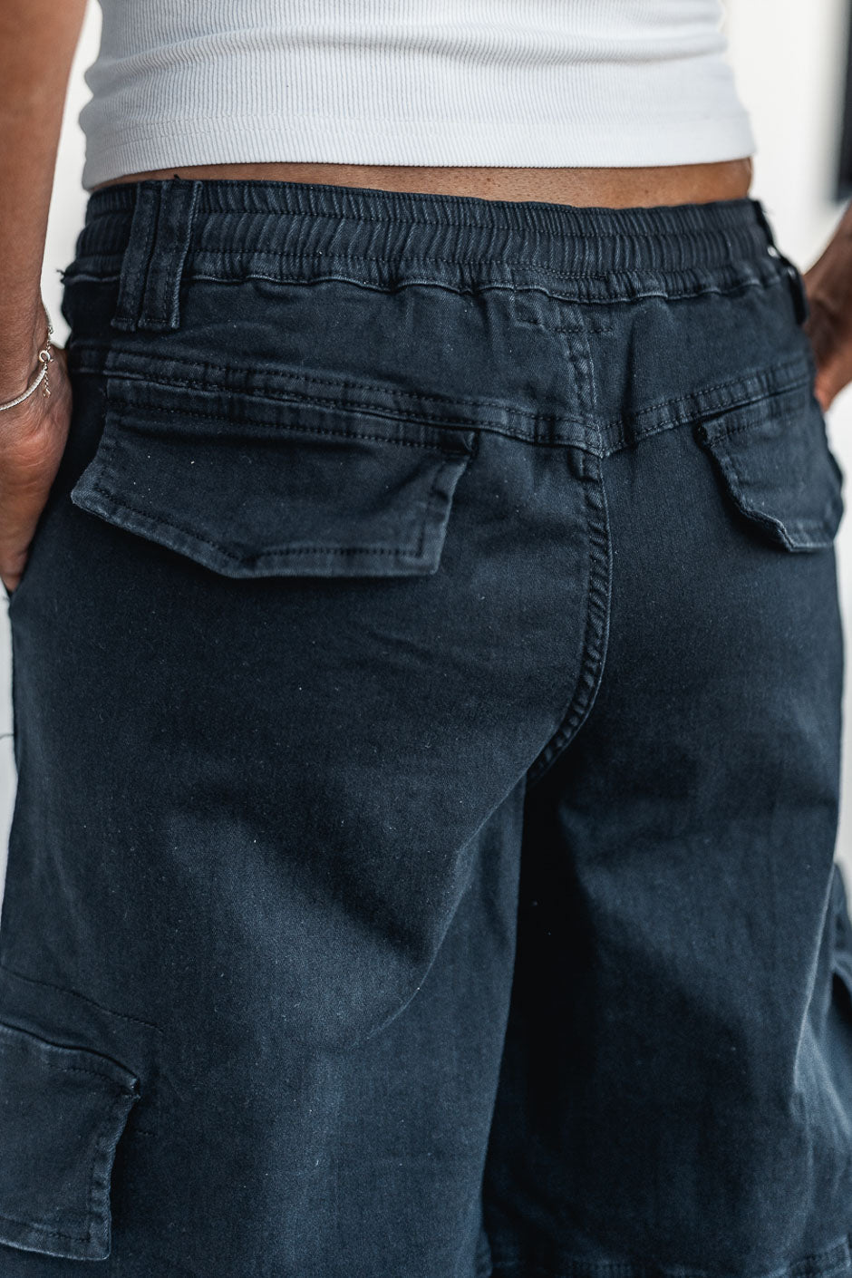 BLACK CAMY BERMUDA SHORTS