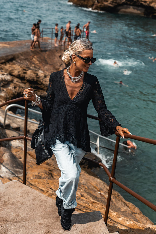 HEZZIE BLACK BLOUSE