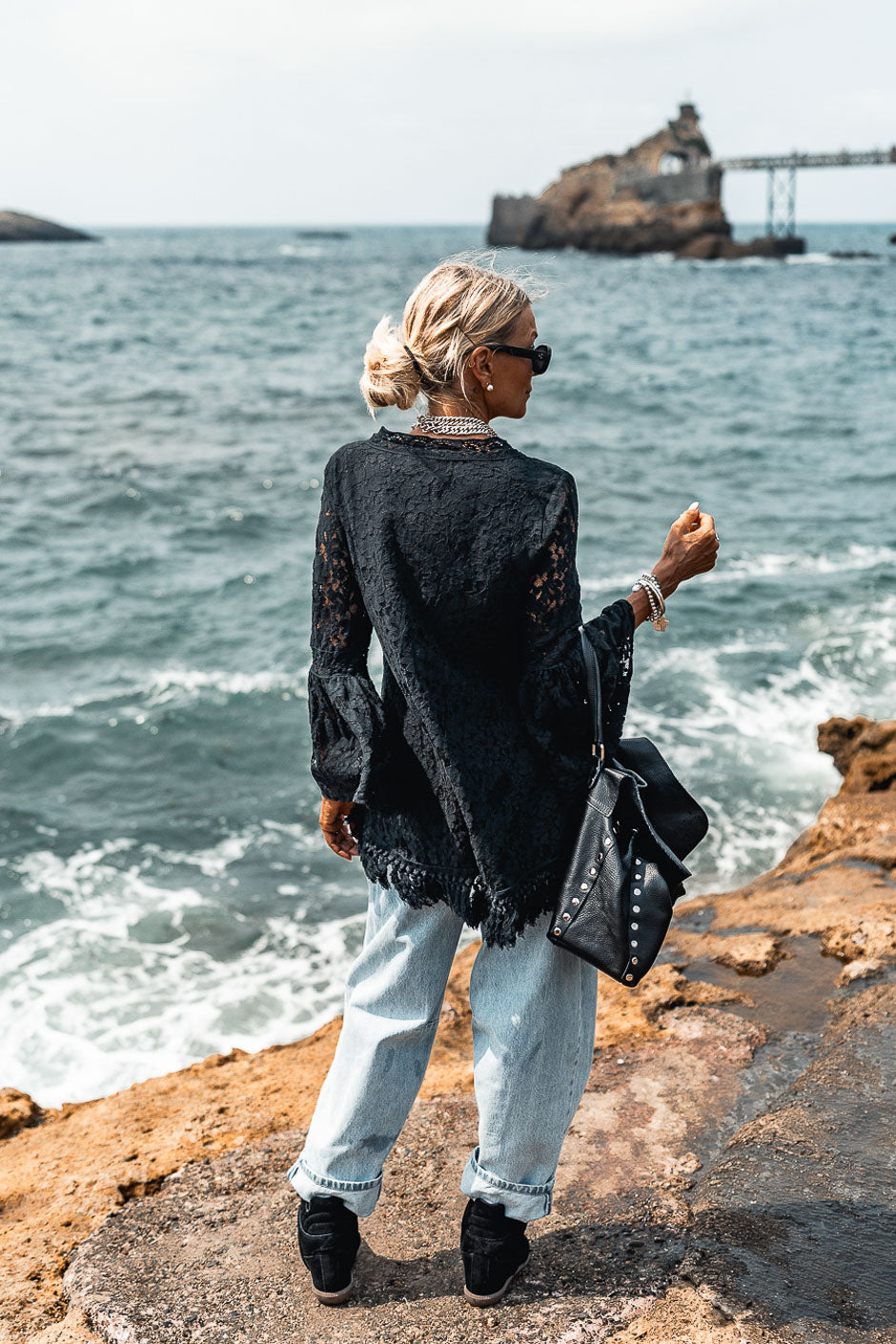 HEZZIE BLACK BLOUSE