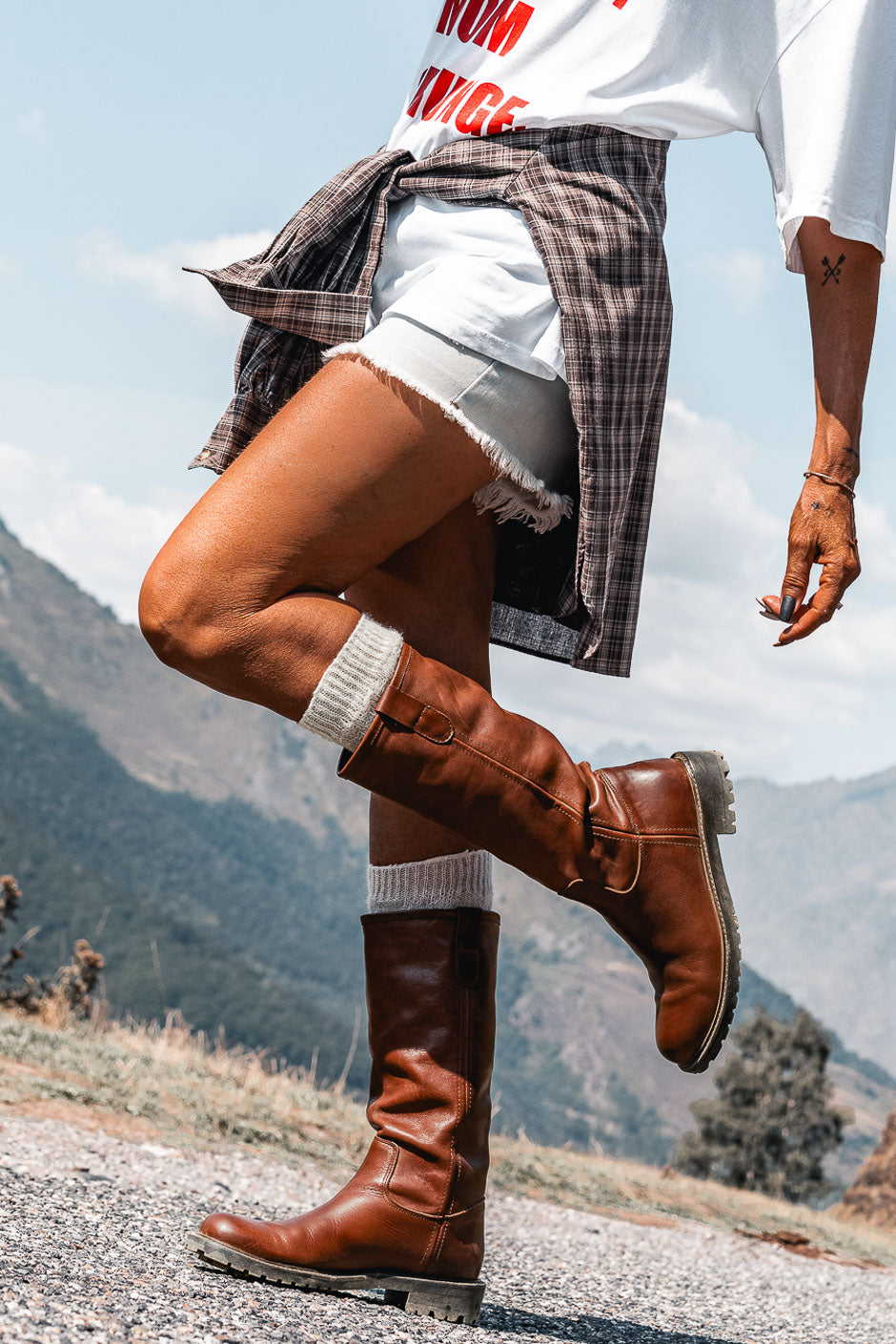 OAKLEY CAMEL BOOTS