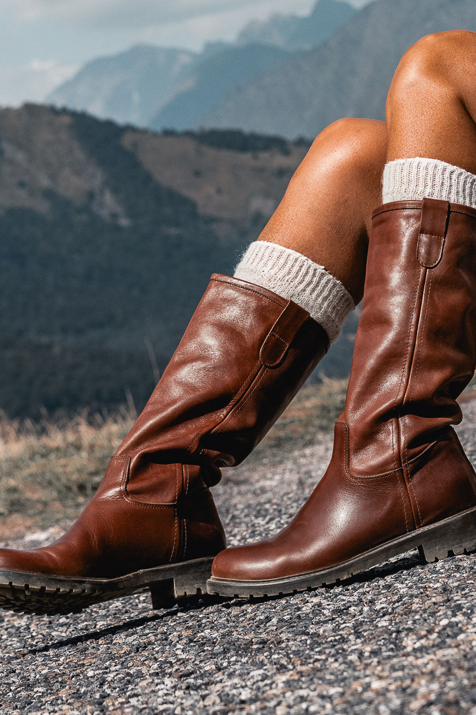 OAKLEY CAMEL BOOTS