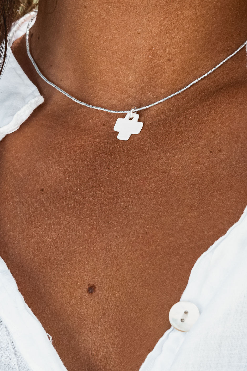 CRUZ WHITE NECKLACE