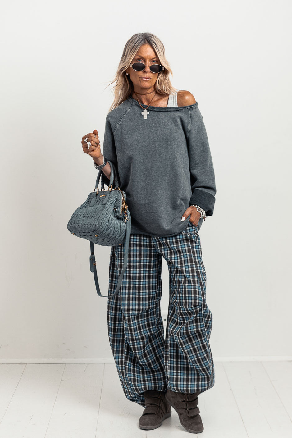 GREY HOLA SWEATSHIRT
