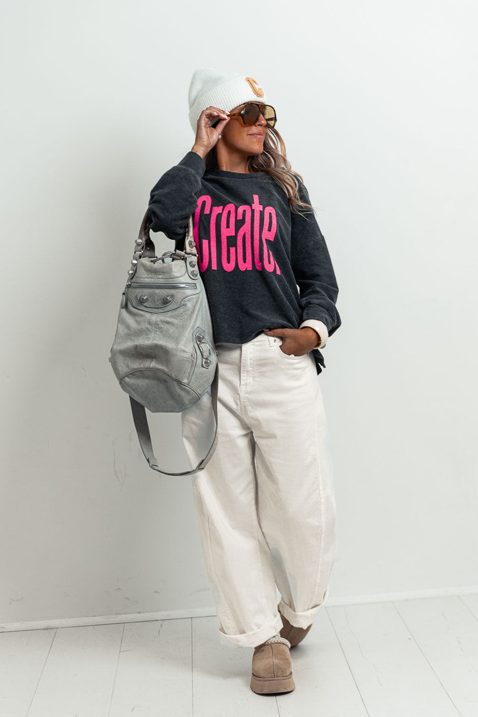 GREY CREWNECK SWEATSHIRT