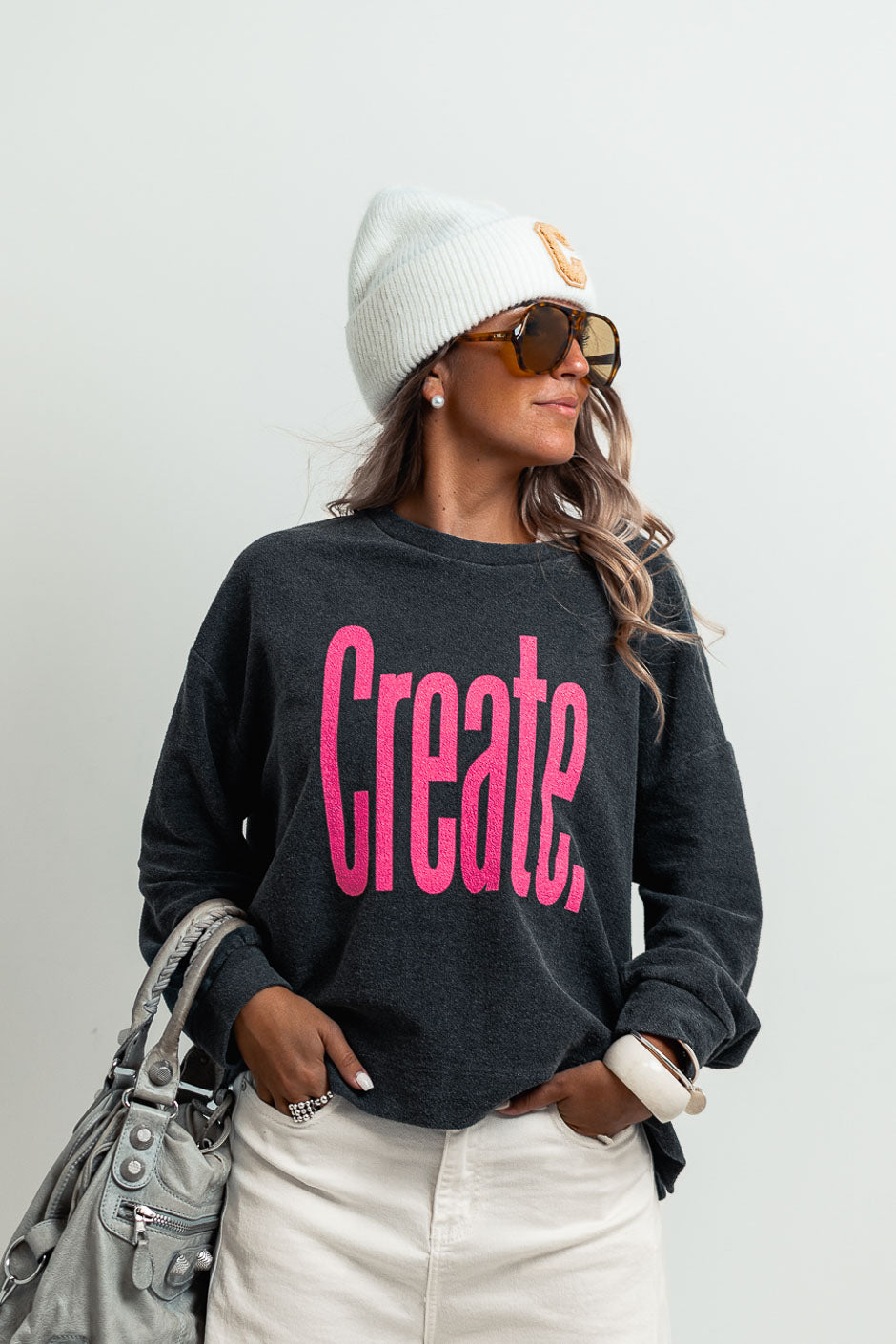 GREY CREWNECK SWEATSHIRT