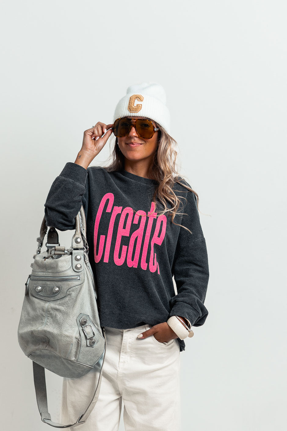 GREY CREWNECK SWEATSHIRT