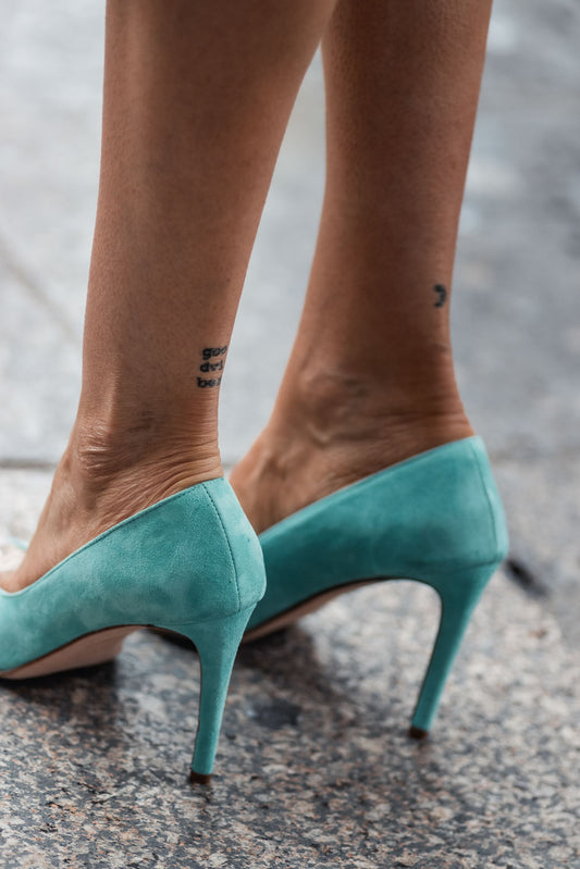 DEAR AQUA HEELS