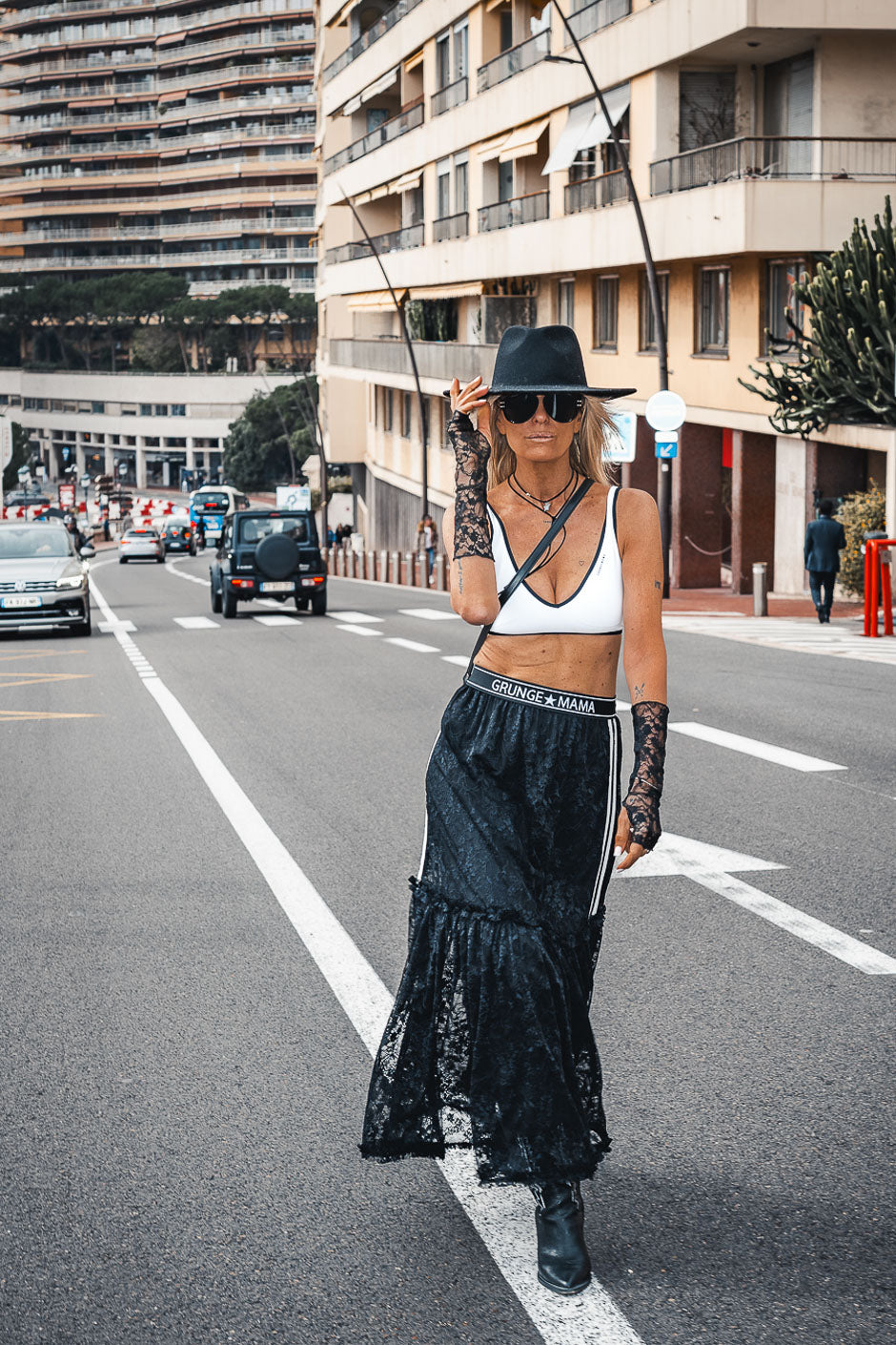 BLACK LOU UNDERSKIRT