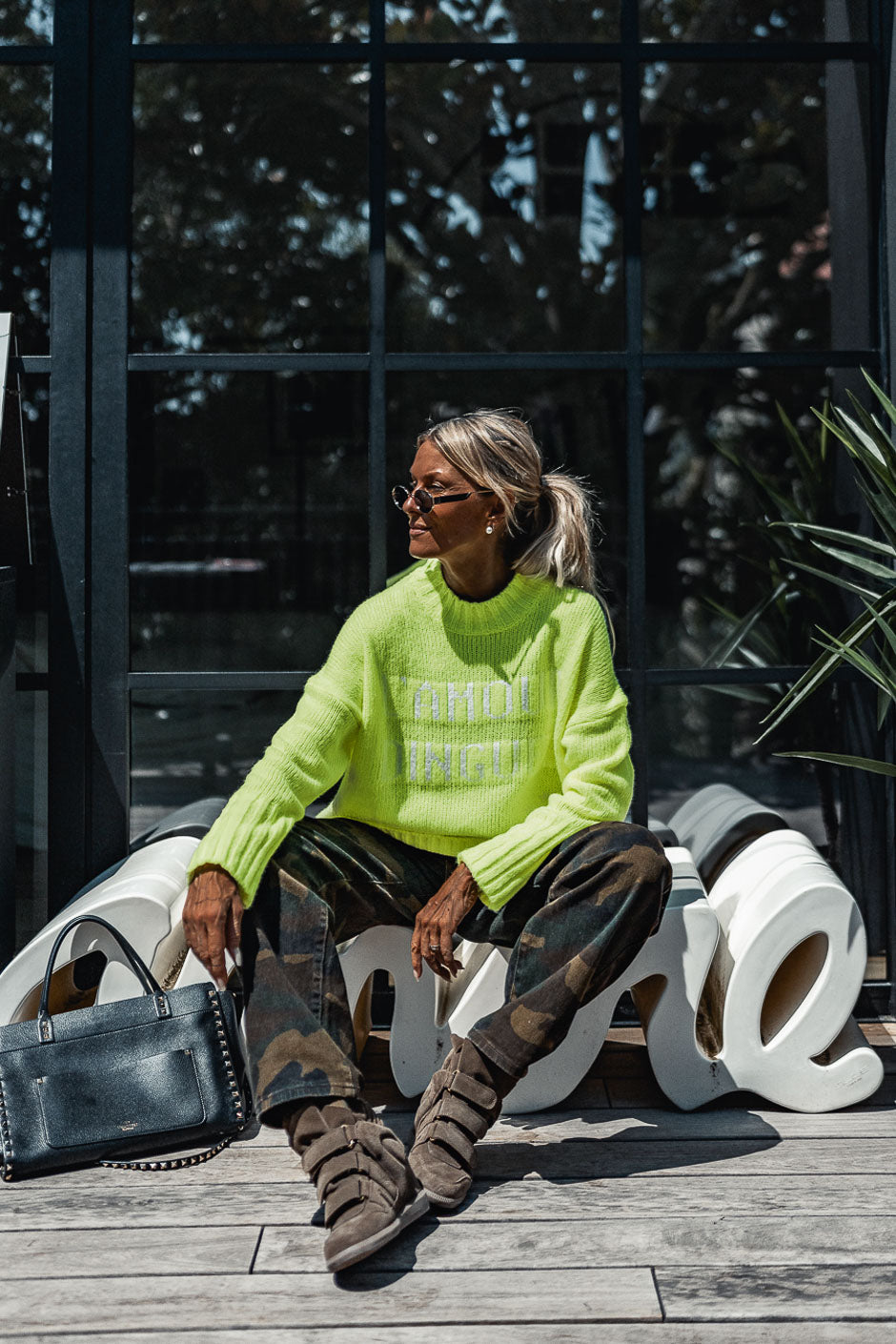 PULL AMOUR DINGUE JAUNE FLUO