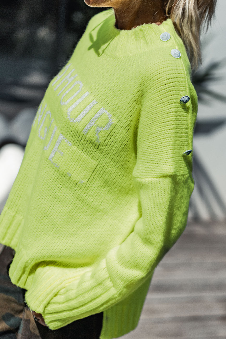 PULL AMOUR DINGUE JAUNE FLUO