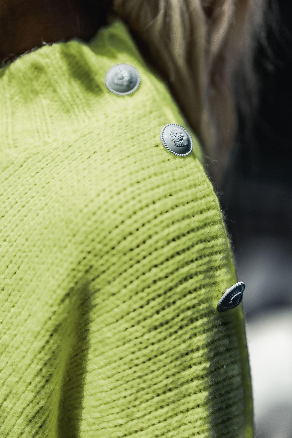 PULL AMOUR DINGUE JAUNE FLUO