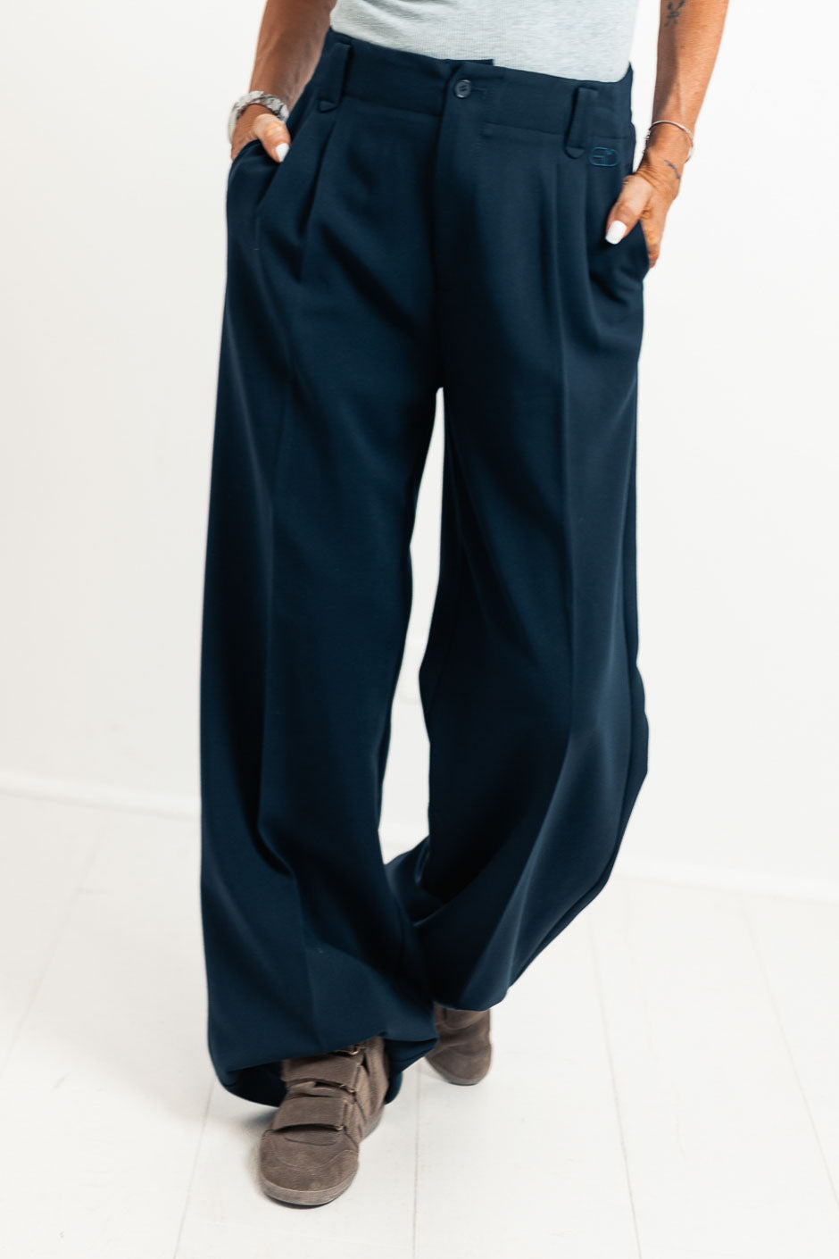 WIRO NAVY TROUSERS