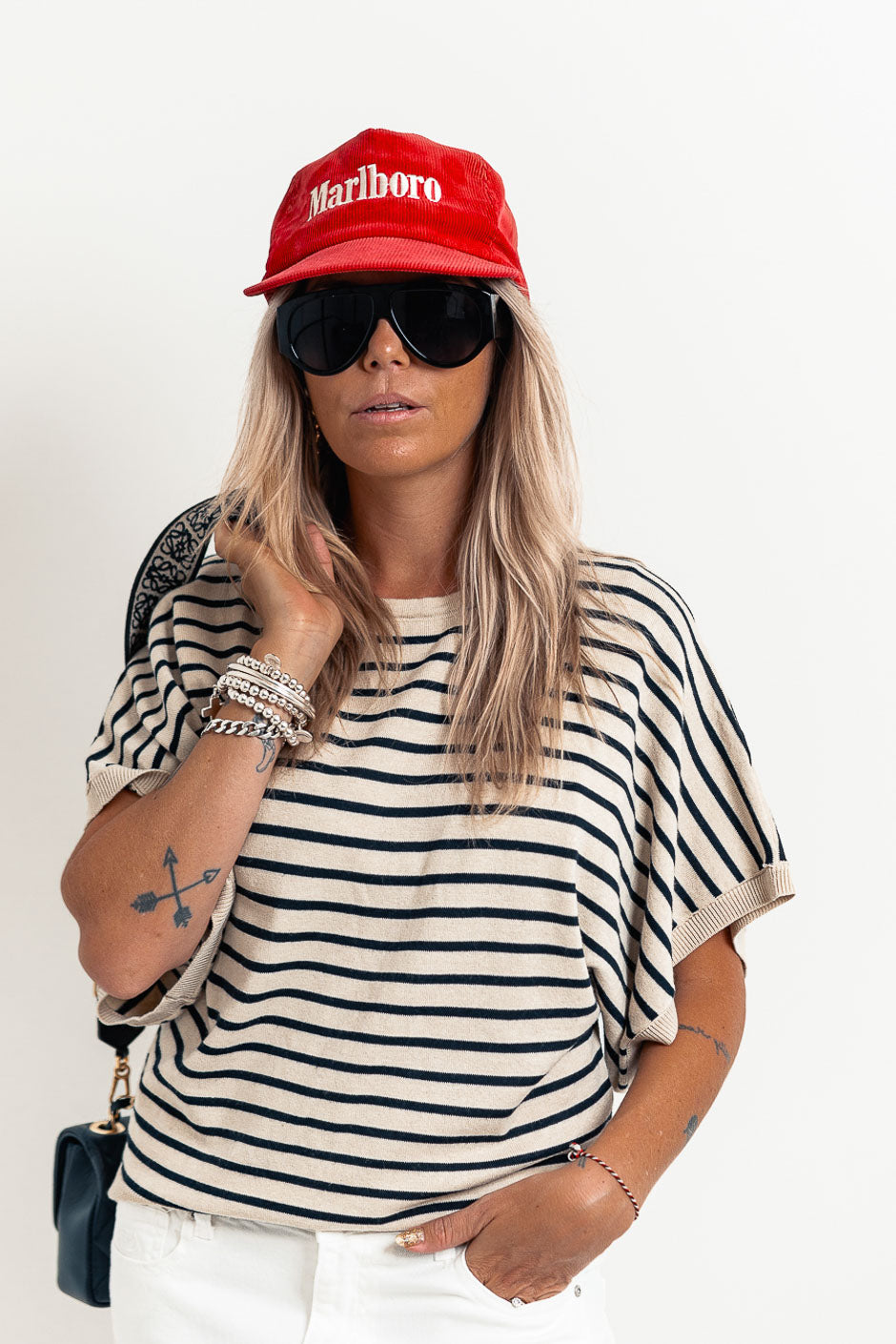 BLACK STRIPED PULLOVER