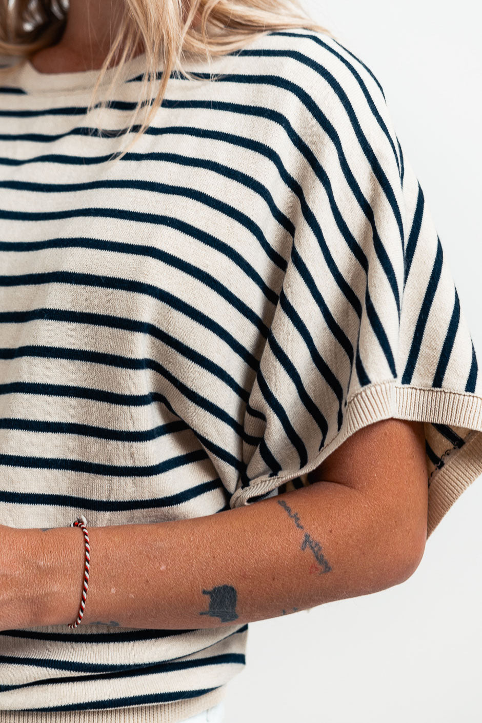 BLACK STRIPED PULLOVER