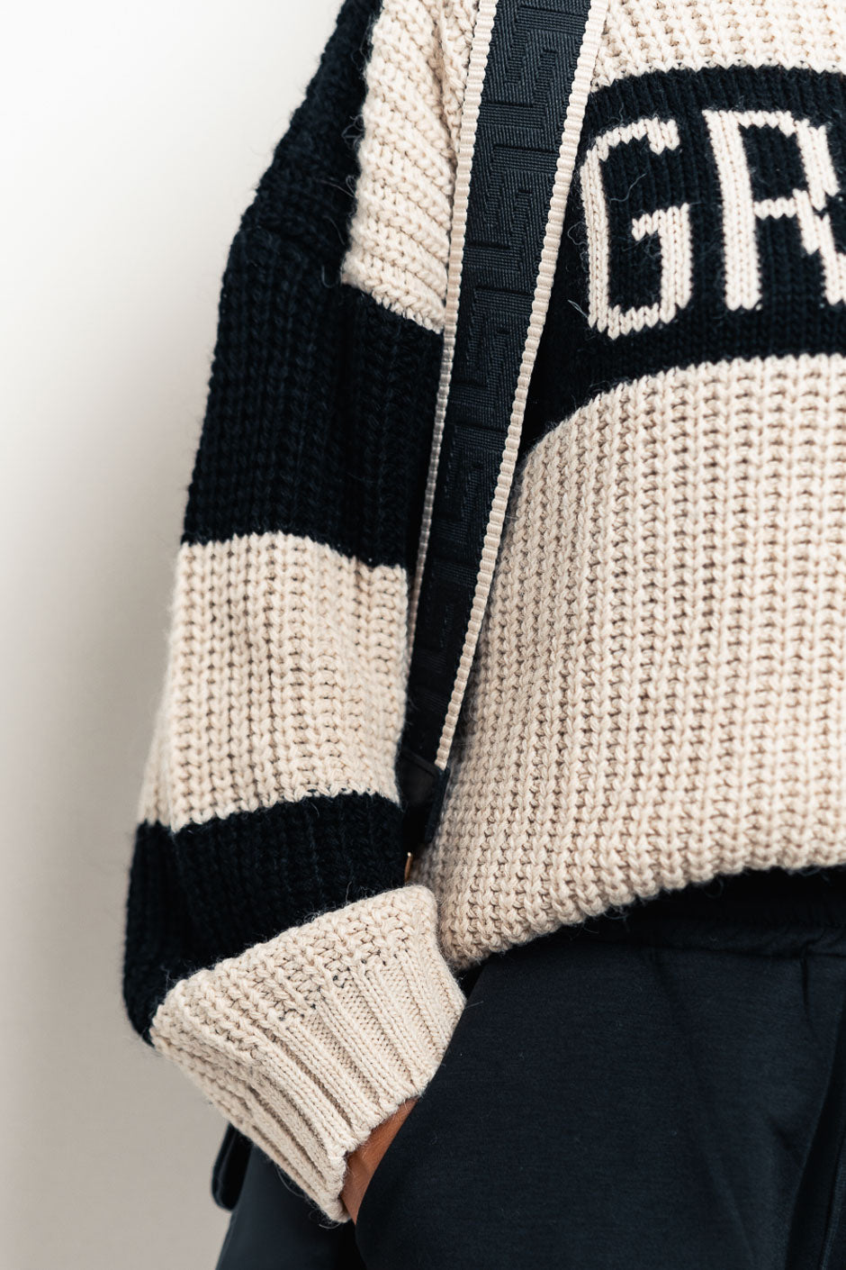 ECRU AND BLACK FOAM KNIT SWEATER