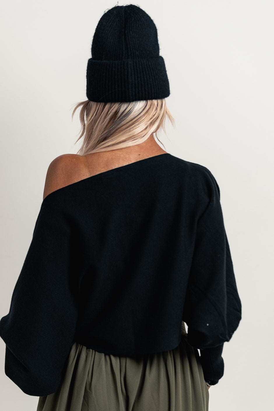 BLACK MARGIE SWEATER