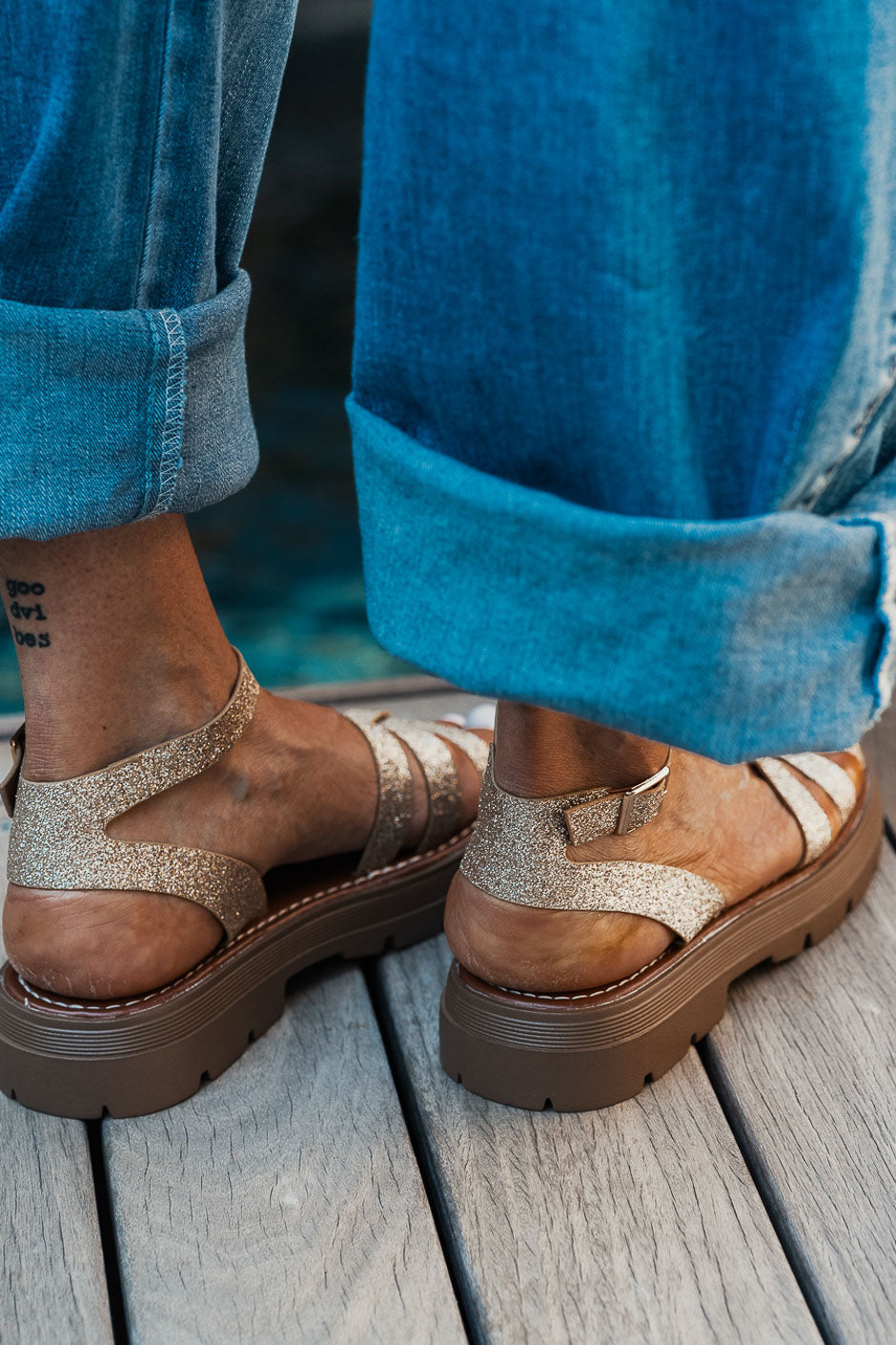 SANDALIAS SEAGLOW DORADO