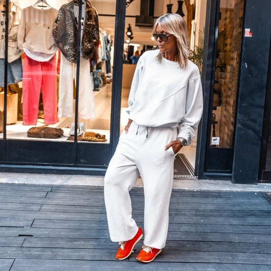 LINA WHITE SWEATSHIRT