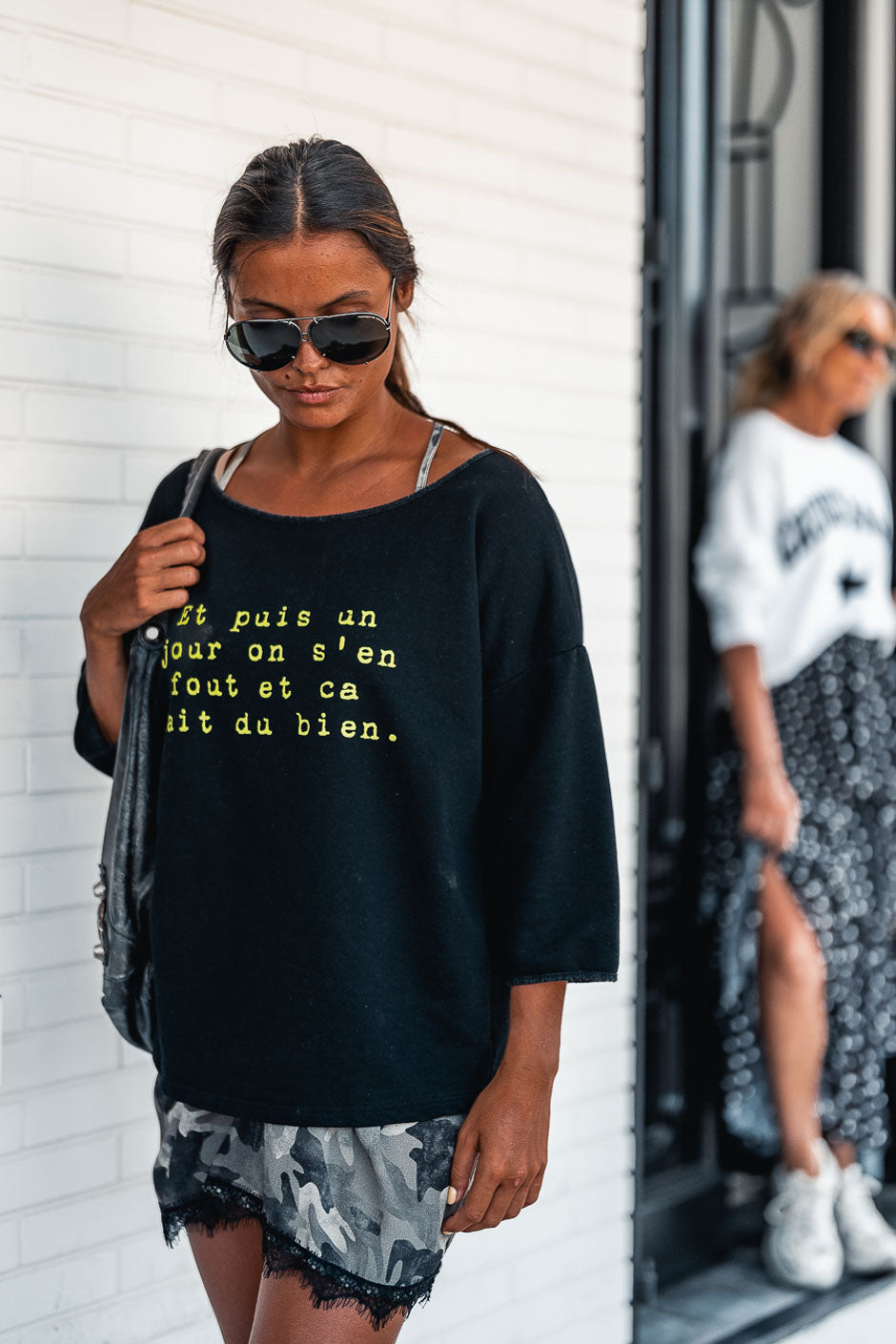 BLACK MOOD SWEATER