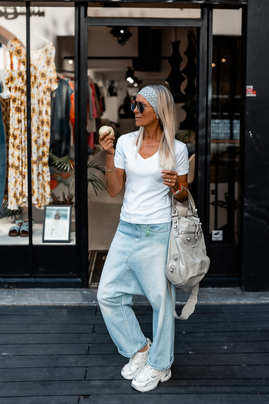 IZA WHITE T-SHIRT