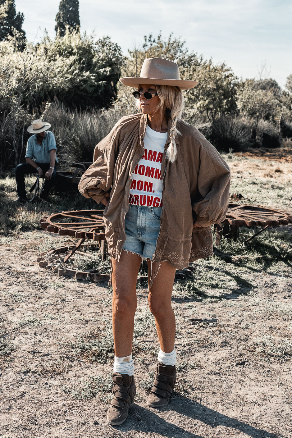 BEIGE FLAG JACKET