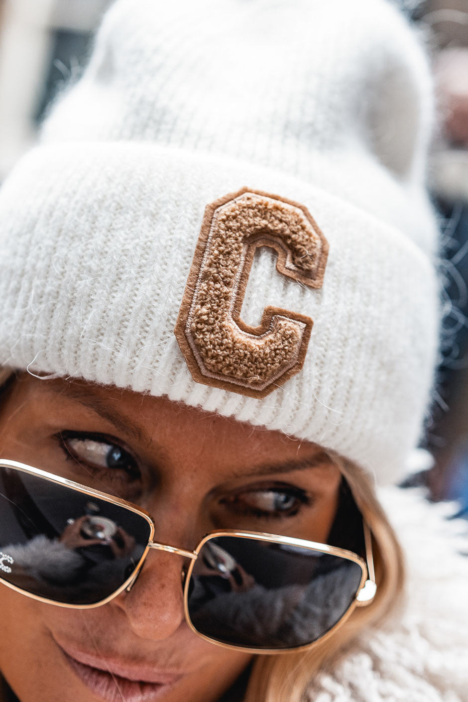 Bonnet C blanc camel