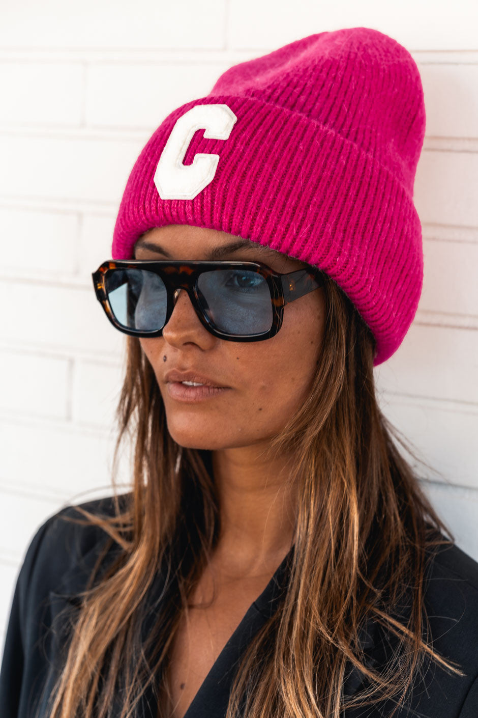 Bonnet C fuchsia blanc