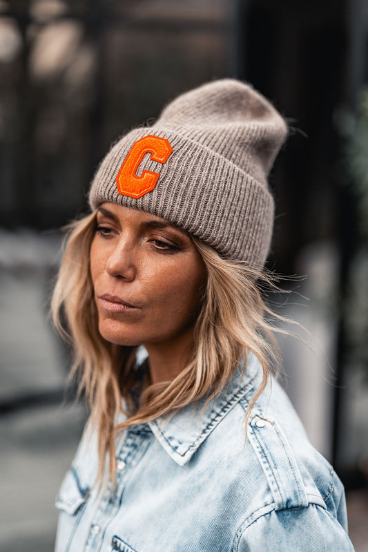 BEIGE C-SHAPED BONNET