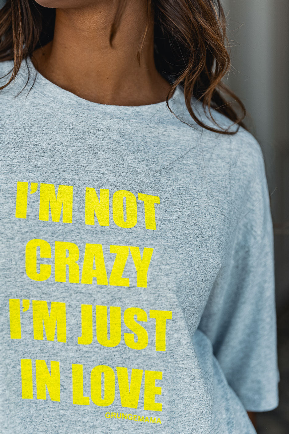 CAMISETA CRAZY GRIS JASPEADO