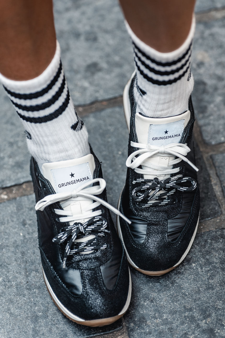 SILVYA SNEAKERS