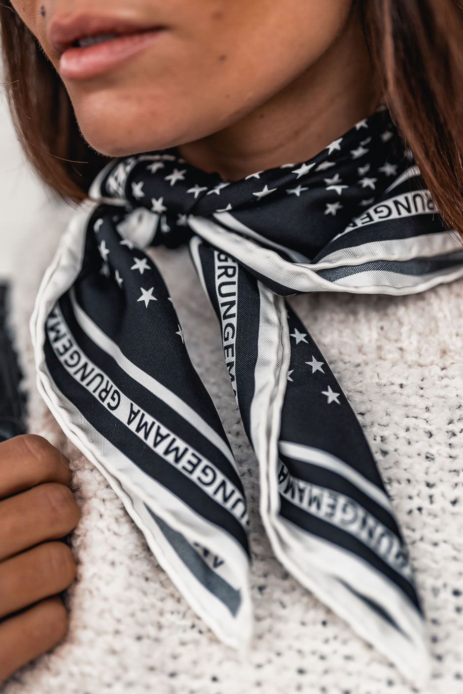 Grungemama Big Star black scarf