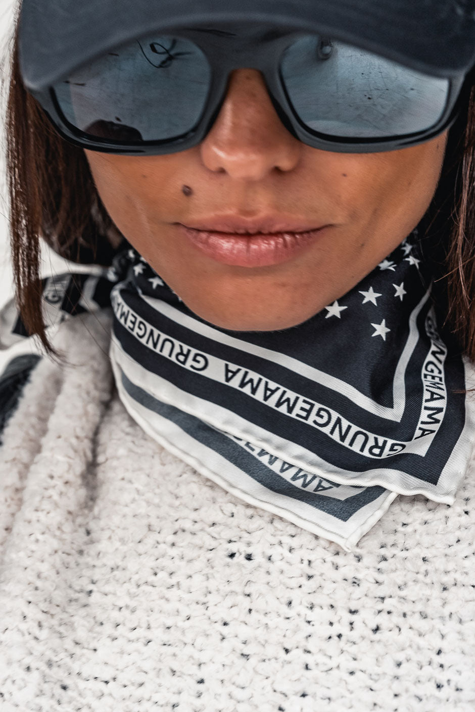 Grungemama Big Star black scarf