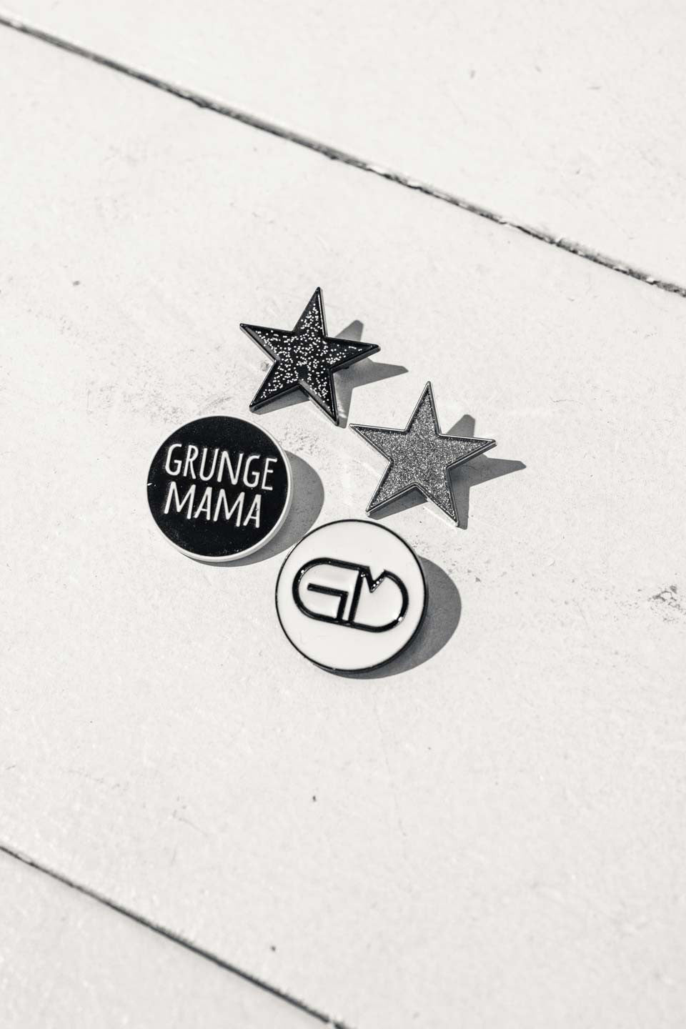 Pin's grungemama Star noir