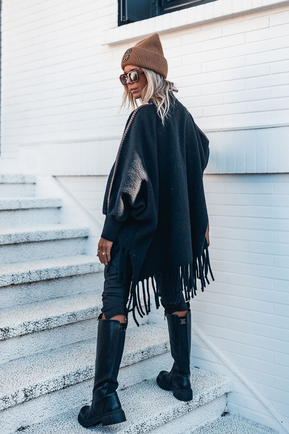 Grungemama Chelly black poncho