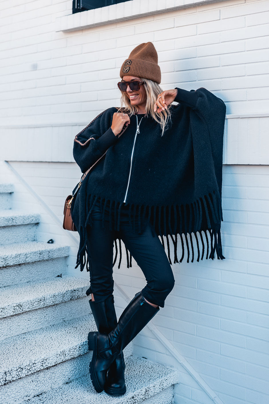 Grungemama Chelly black poncho