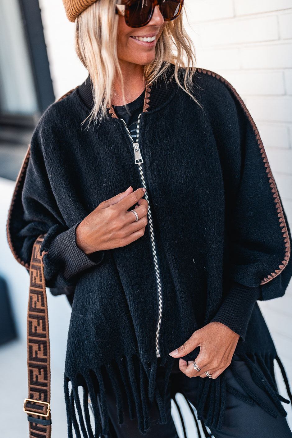 Grungemama Chelly black poncho