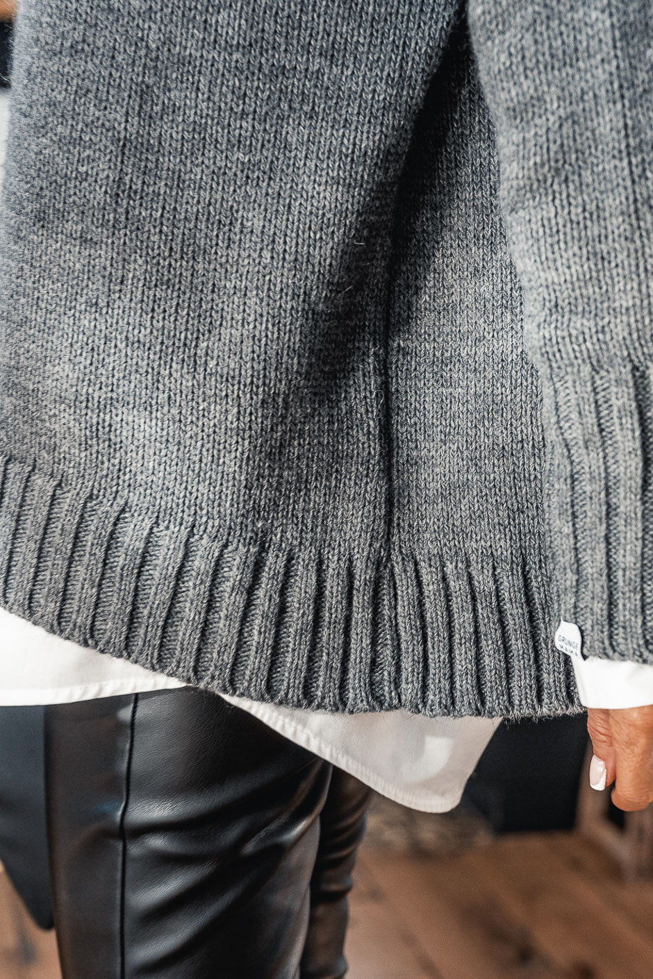 Pull Grungemama Milia gris