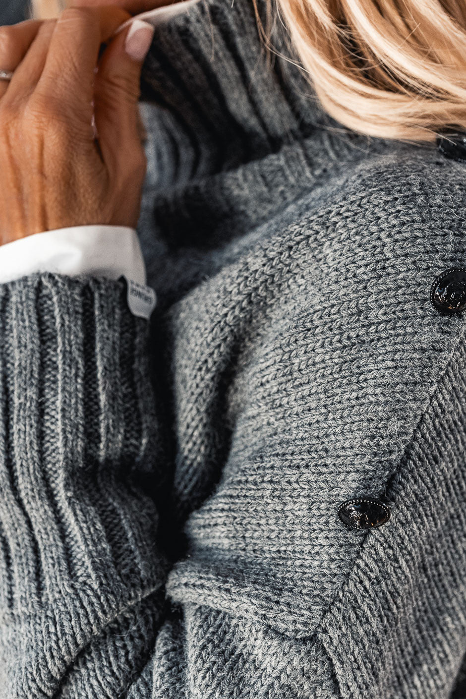 Pull Grungemama Milia gris