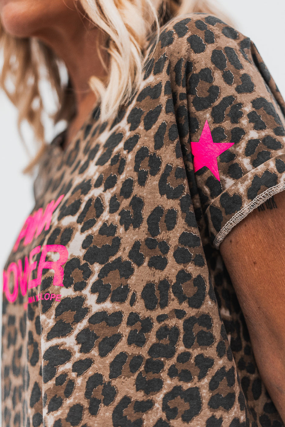 T-shirt Grungemama Power star leopard