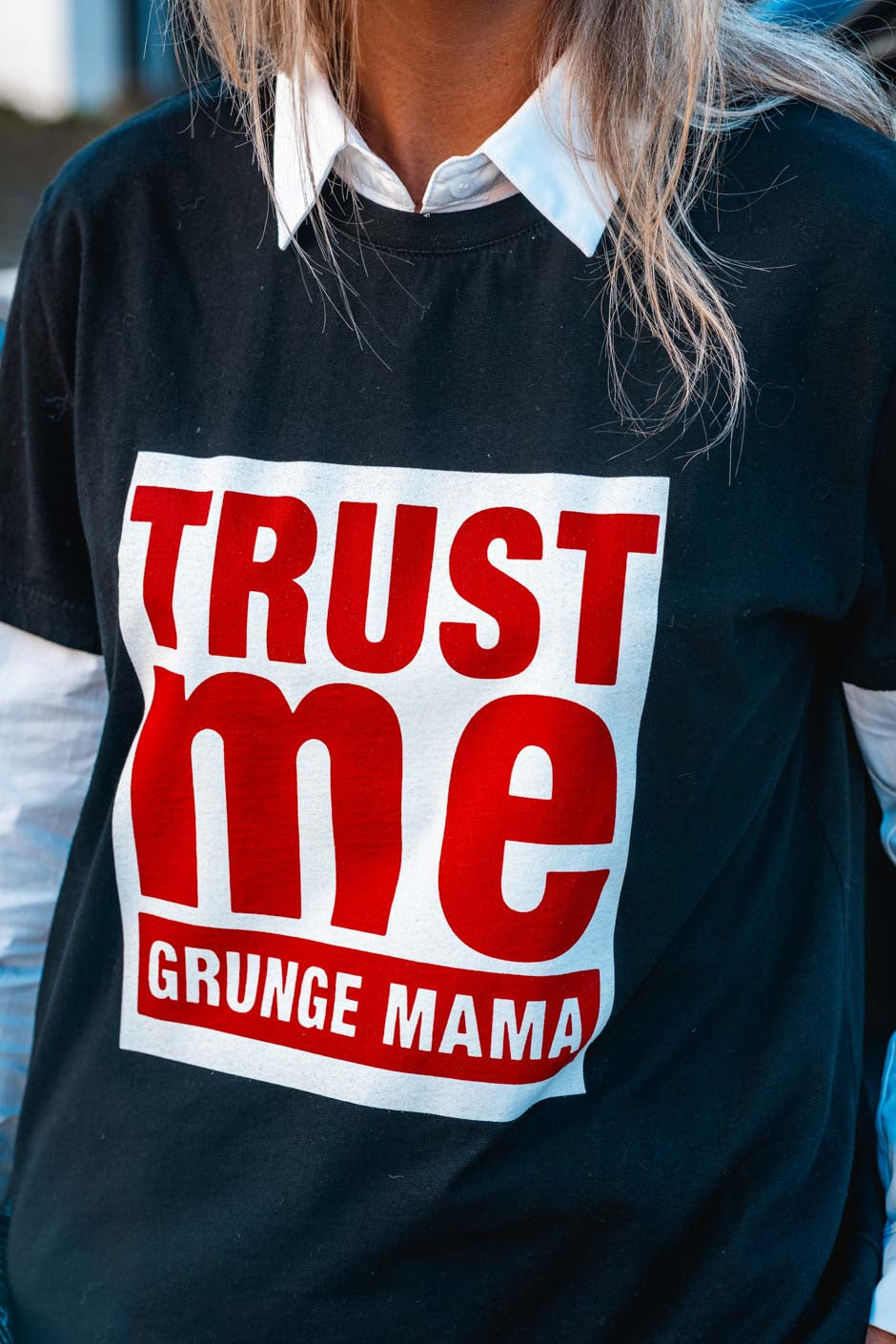 T-shirt Grungemama Trust me noir