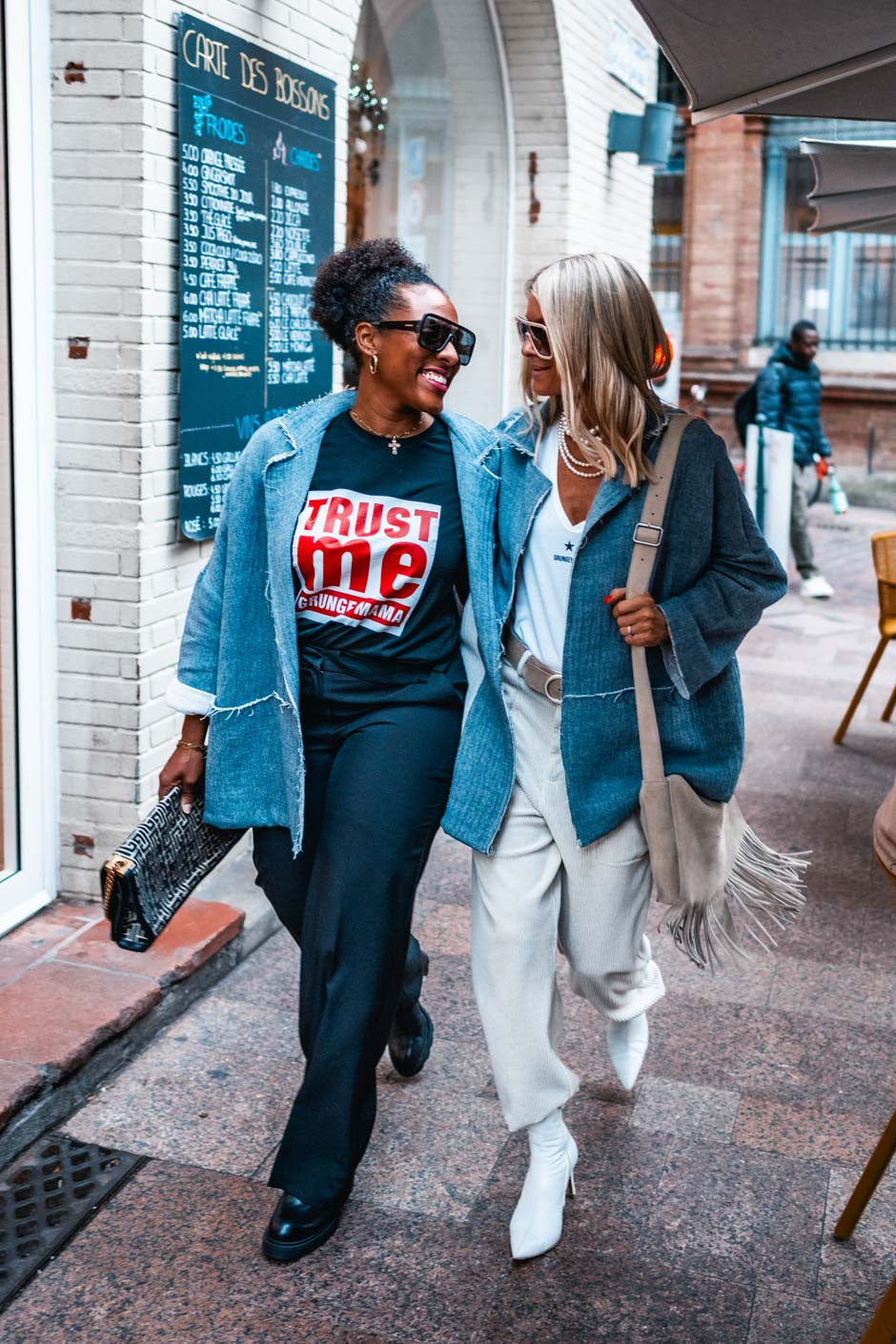 T-shirt Grungemama Trust me noir