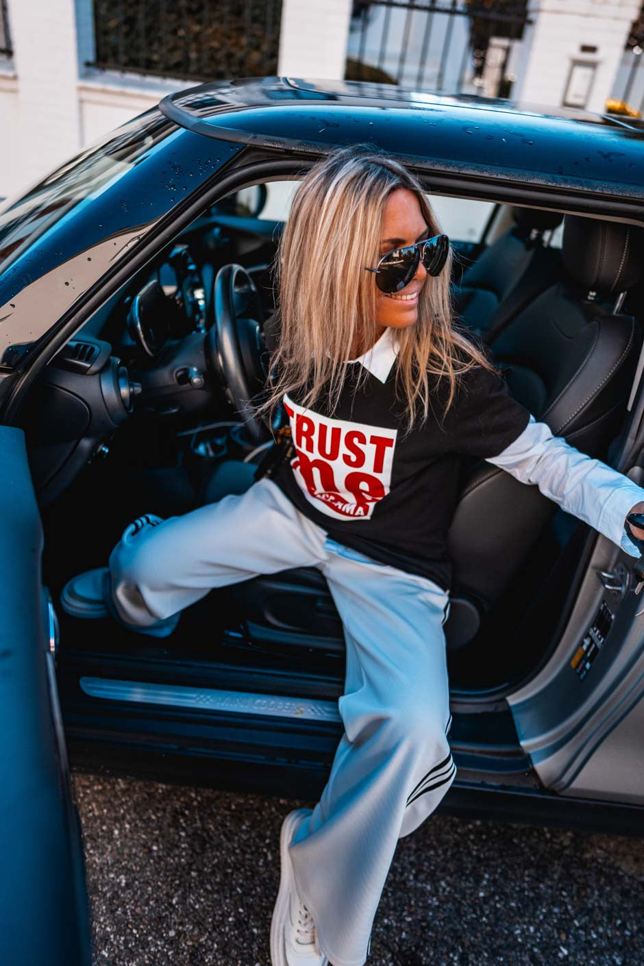 T-shirt Grungemama Trust me noir