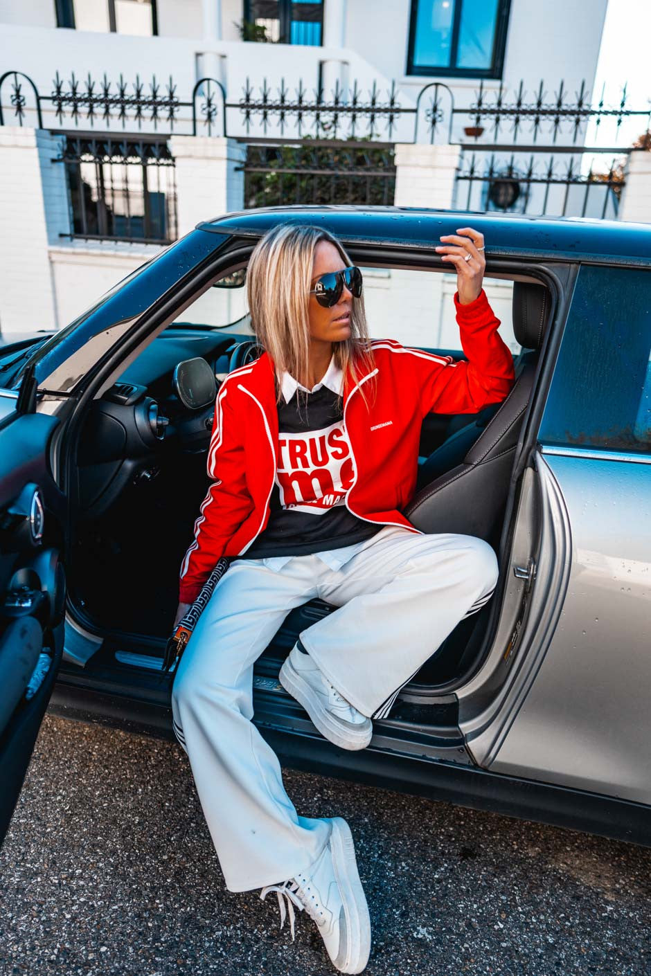 T-shirt Grungemama Trust me noir