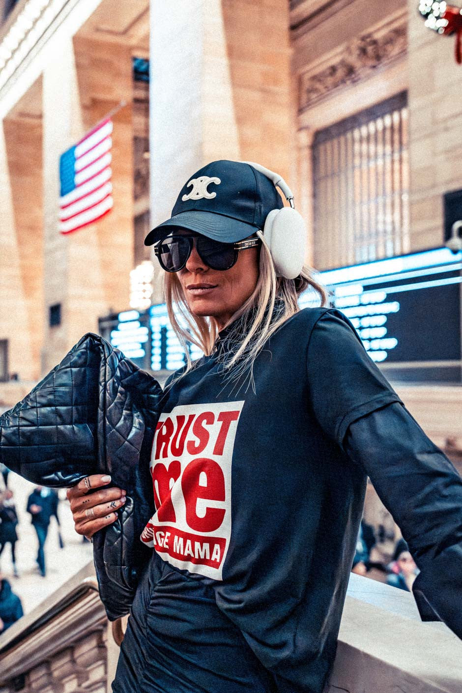 T-shirt Grungemama Trust me noir