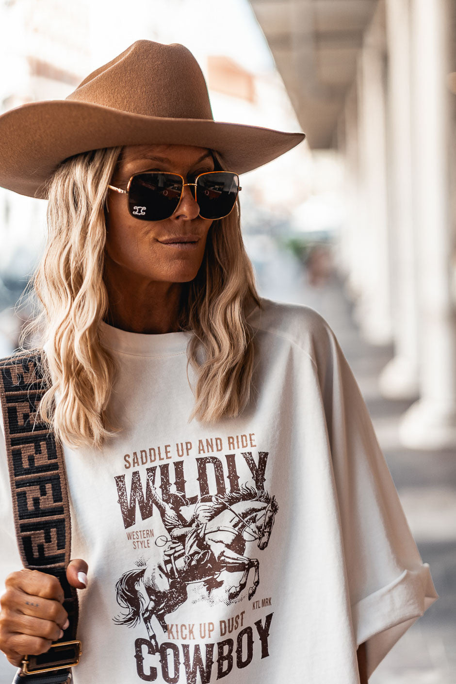 T-shirt Wildly blanc