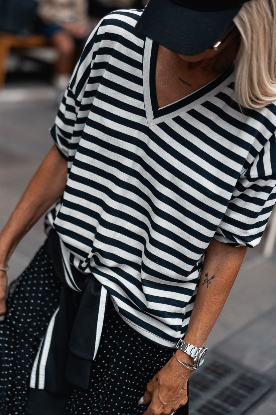 CAMISETA KELLEN RAYA NEGRA