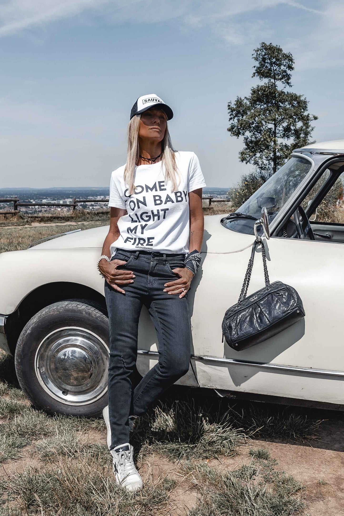 TEESHIRT COME ON BABY blanc inscription noir
