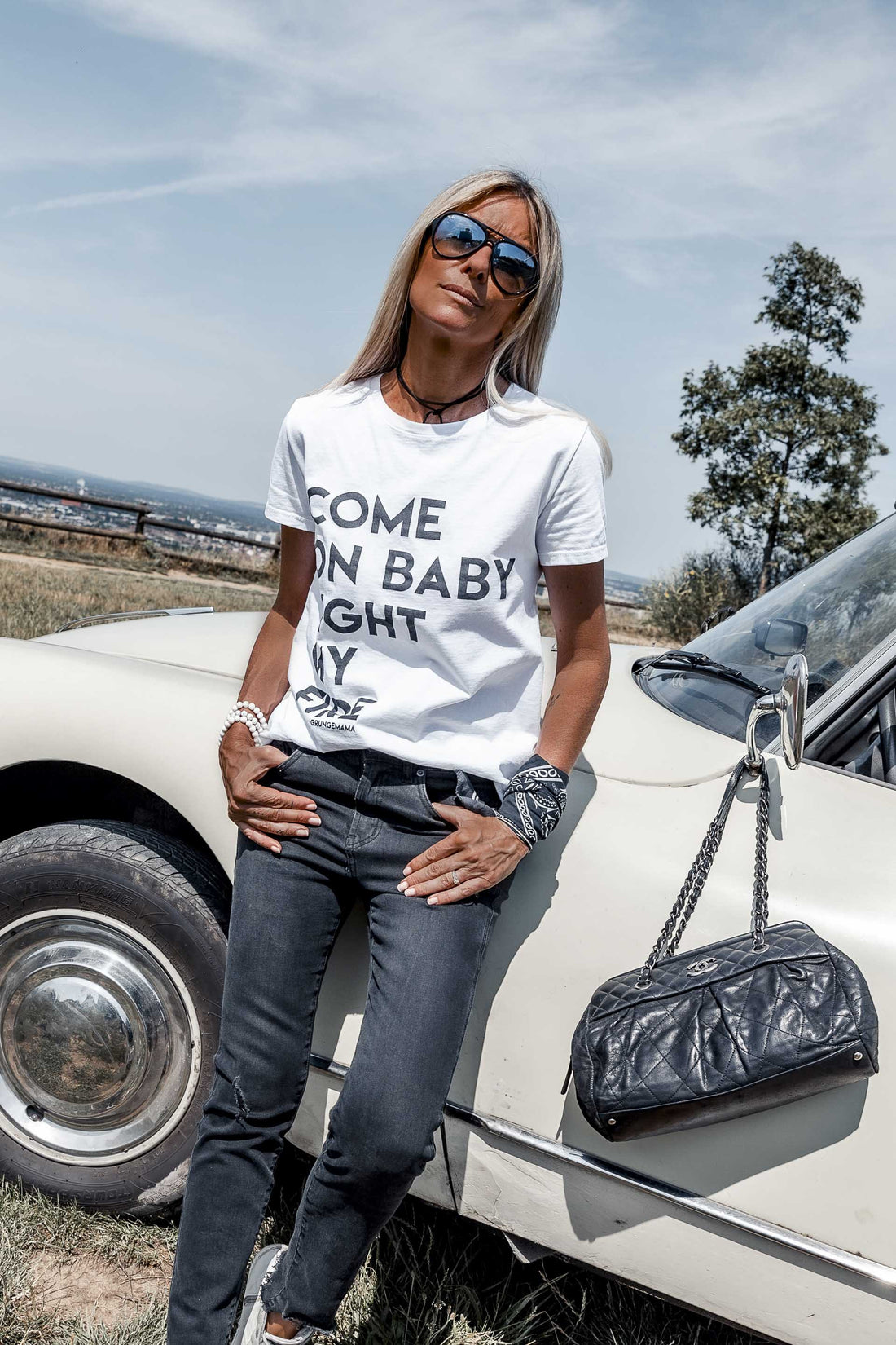 TEESHIRT COME ON BABY blanc inscription noir